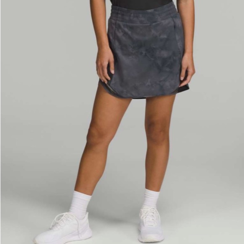 NWT LULULEMON Hotty Hot High rise Skirt with built in shorts Long size 2